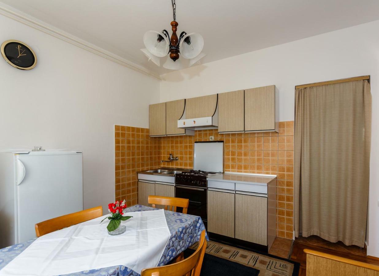 קרק Apartmani Jelica מראה חיצוני תמונה