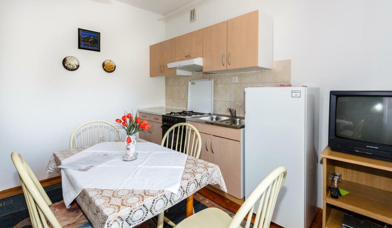 קרק Apartmani Jelica מראה חיצוני תמונה